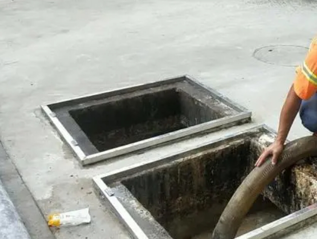 高昌化粪池清理