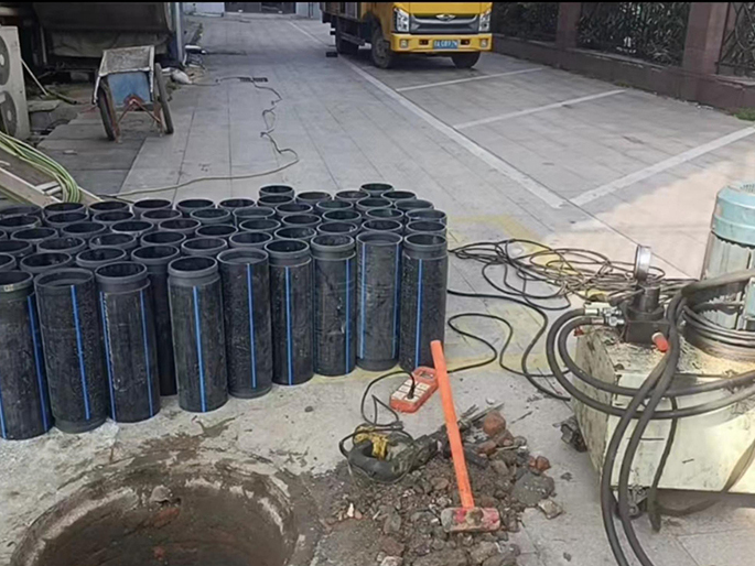 高昌PE置换管厂家 DN315置换管 非开挖管短管置换